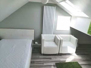 Photo 7- click for photo gallery